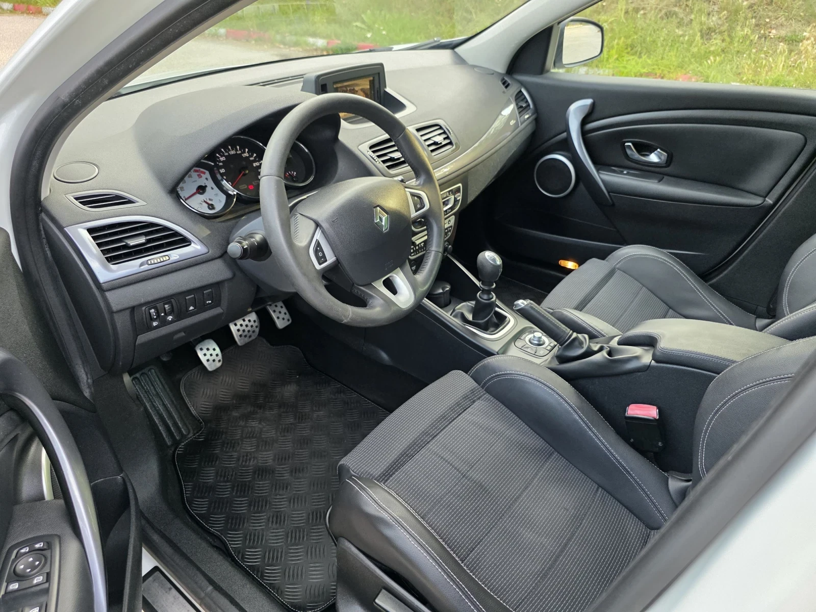 Renault Megane 1.5DCI-110к.с* * * GT-LINE* * , снимка 9 - Автомобили и джипове - 55108565