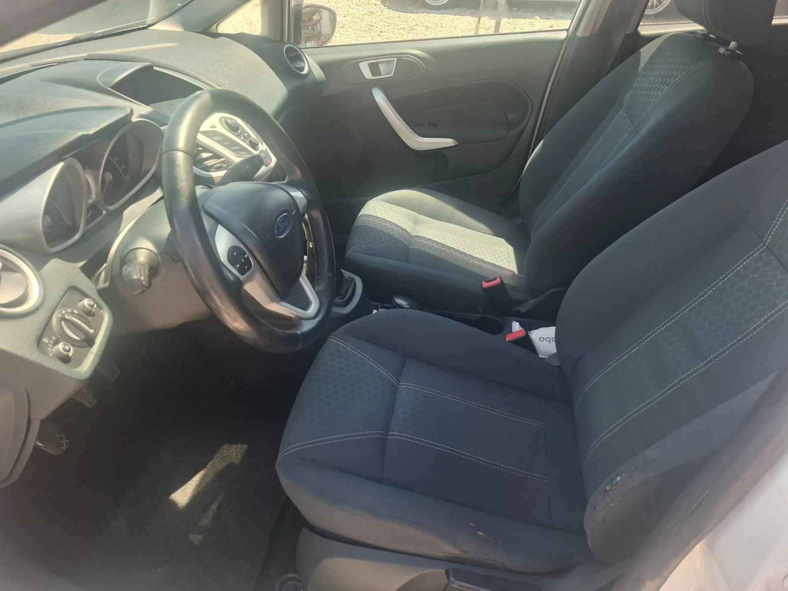 Ford Fiesta 1.6 TDI, 90k.c., снимка 14 - Автомобили и джипове - 55230943