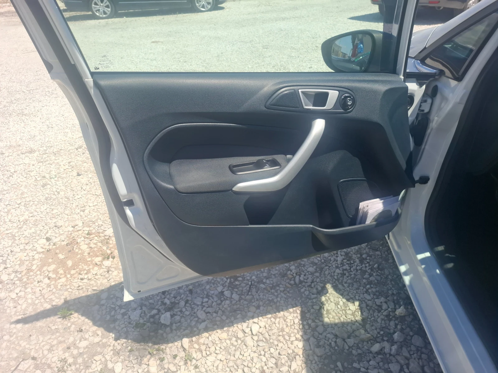 Ford Fiesta 1.6 TDI, 90k.c., снимка 13 - Автомобили и джипове - 55230943