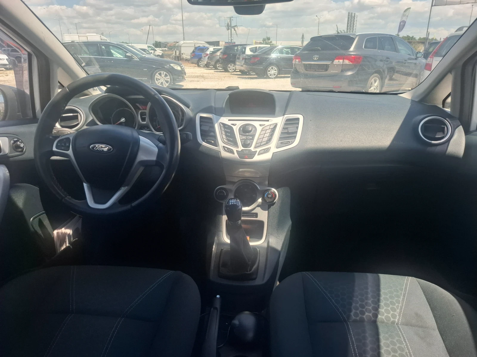 Ford Fiesta 1.6 TDI, 90k.c., снимка 10 - Автомобили и джипове - 55230943
