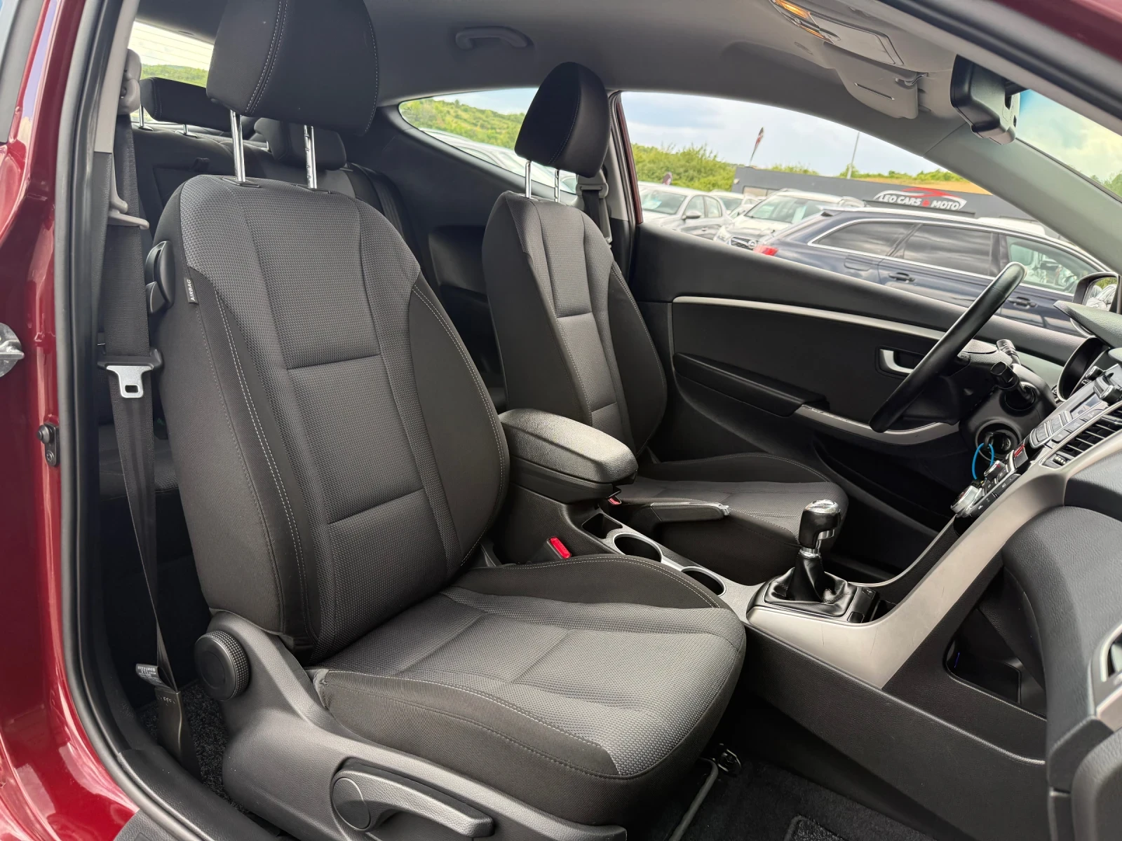 Hyundai I30 1.6 CRDI. KTEO, COC, 2 KEYS, снимка 8 - Автомобили и джипове - 55317492