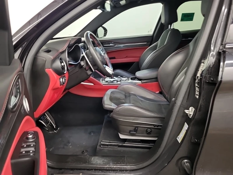Alfa Romeo Stelvio * QUADRIFOGLIO * CARFAX * БЕЗ ПЪРВОНАЧАЛНА ВНОСКА, снимка 9 - Автомобили и джипове - 52919350