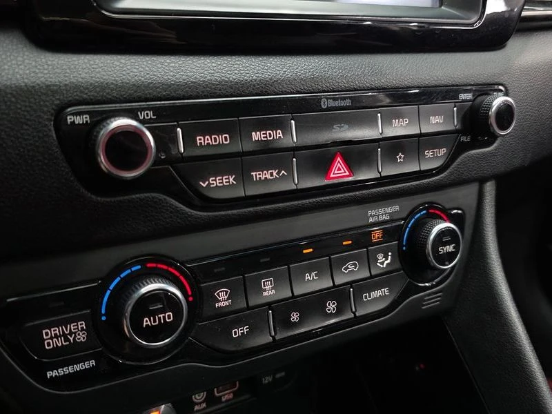 Kia Niro, снимка 16 - Автомобили и джипове - 56203837