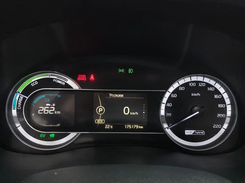 Kia Niro, снимка 8 - Автомобили и джипове - 56203837