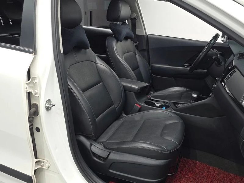 Kia Niro, снимка 11 - Автомобили и джипове - 56203837