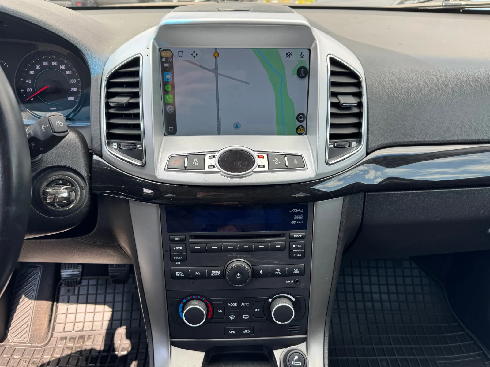 Chevrolet Captiva 2.2 D 184 k.s. LTZ - 4x4/ 7 Местен/ Кожен Салон, снимка 12 - Автомобили и джипове - 53914194