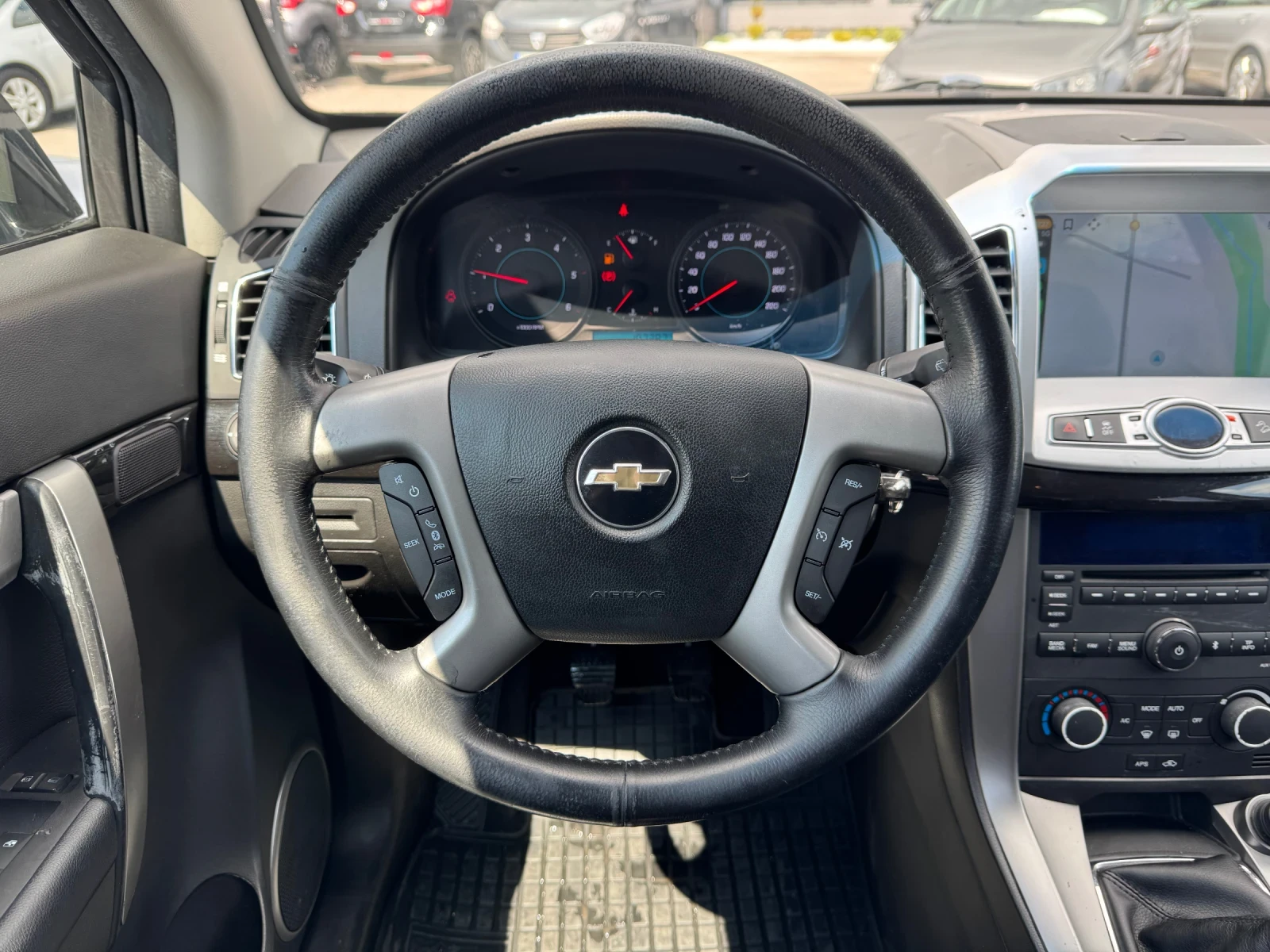 Chevrolet Captiva 2.2 D 184 k.s. LTZ - 4x4/ 7 Местен/ Кожен Салон, снимка 10 - Автомобили и джипове - 53914194