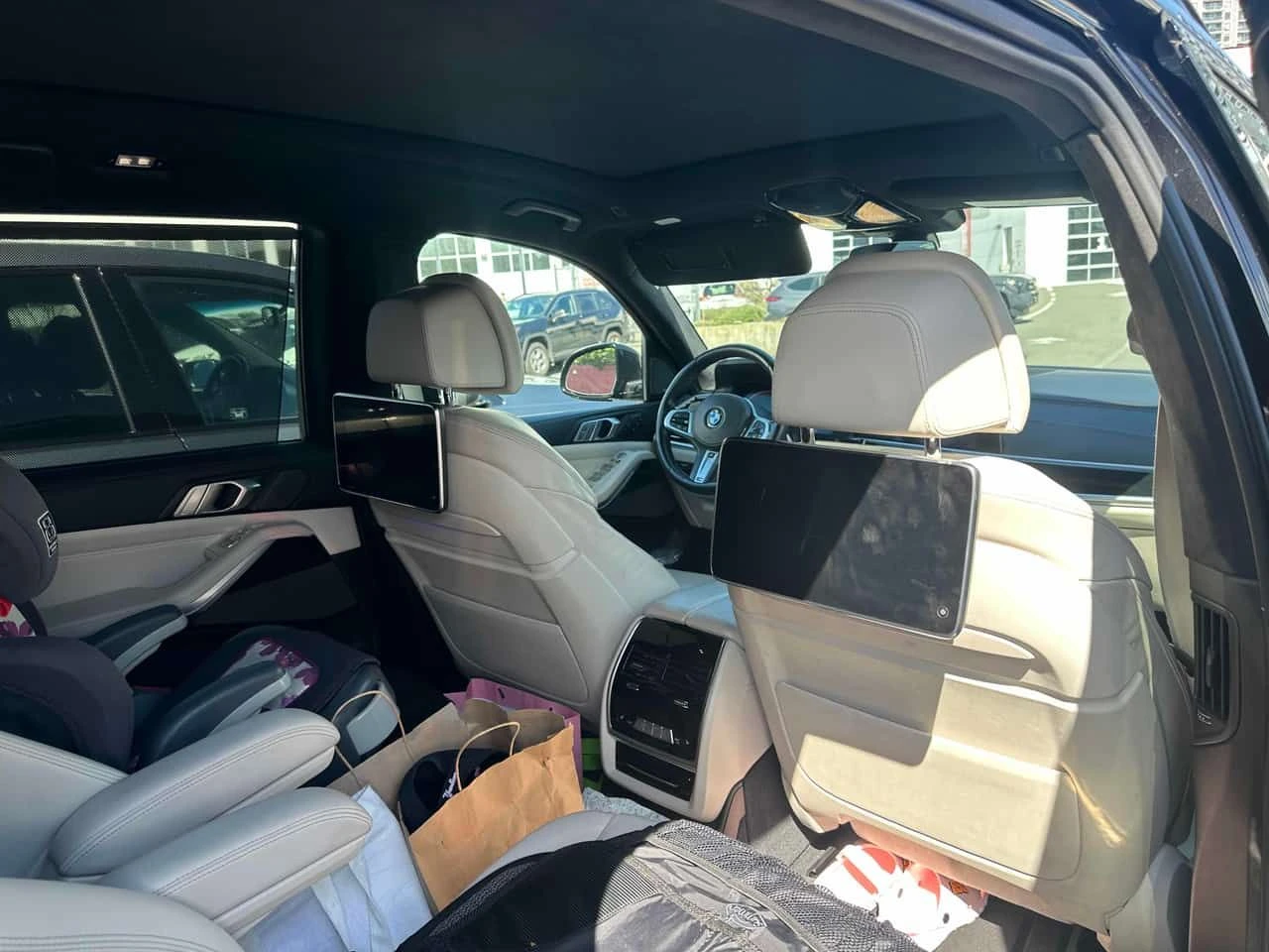 BMW X7 * xDrive50i * ЛАЗЕР * H/K * PANO * ОБДУХВАНЕ * 360, снимка 12 - Автомобили и джипове - 54129252