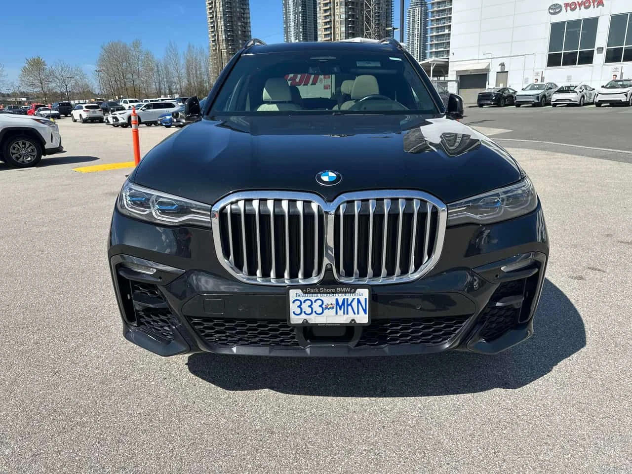 BMW X7 * xDrive50i * ЛАЗЕР * H/K * PANO * ОБДУХВАНЕ * 360, снимка 6 - Автомобили и джипове - 54129252