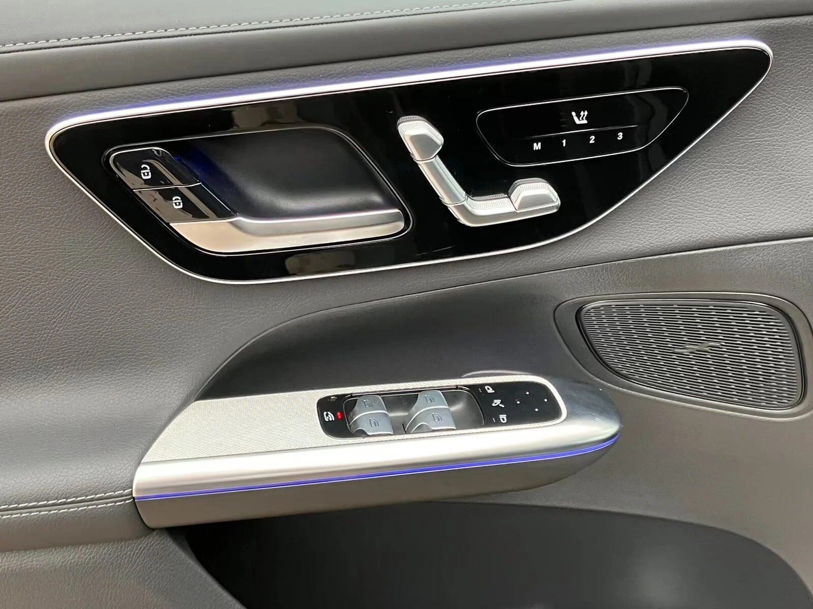 Mercedes-Benz GLC 300 /4-MATIC/AMG/COUPE/PANO/MEMORY/360/KEYLESS/, снимка 5 - Автомобили и джипове - 54148600