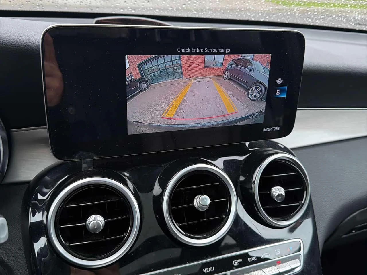Mercedes-Benz GLC 300 ПОДГРЕВИ * CARFAX * ОПЦИЯ ЗА ФИНАНСИРАНЕ, снимка 14 - Автомобили и джипове - 55305924