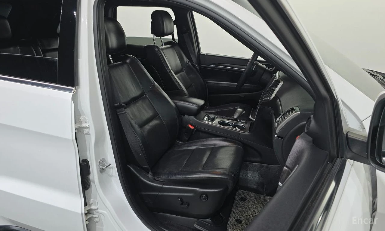 Jeep Grand cherokee 3.6* V6* 8ZF* ОБДУХВАНЕ* МЪРТВА* ТОЧКА* КАМЕРА* КЕ, снимка 14 - Автомобили и джипове - 55736543