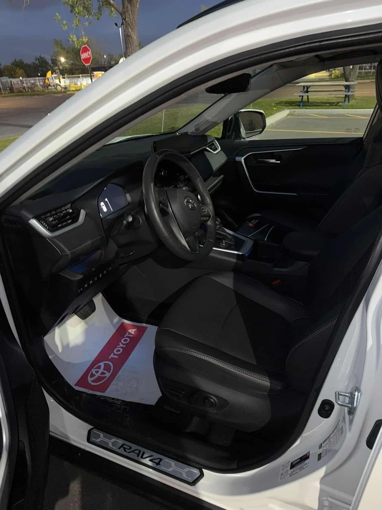 Toyota Rav4 * Hybrid Limited * CARFAX * ��� ������������ ����� | Mobile.bg � ����������� 5