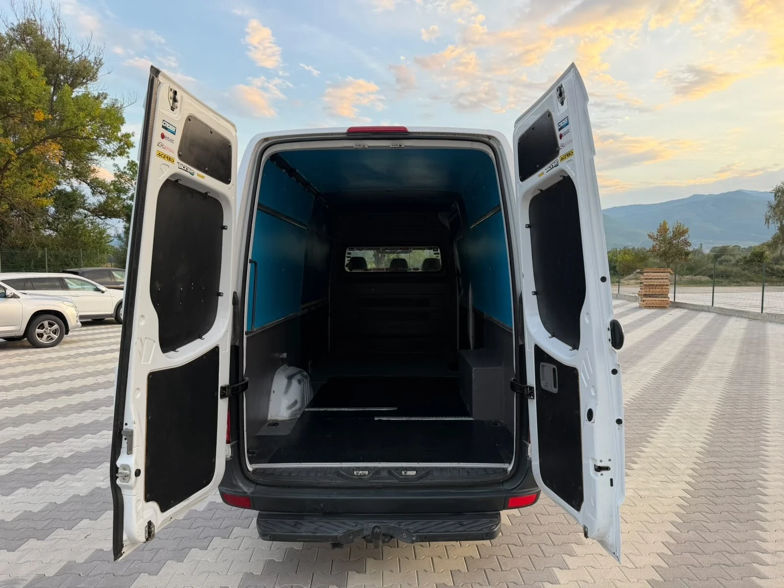 Mercedes-Benz Sprinter 313 CDI MAXI  167700 km, снимка 10 - Бусове и автобуси - 56143996