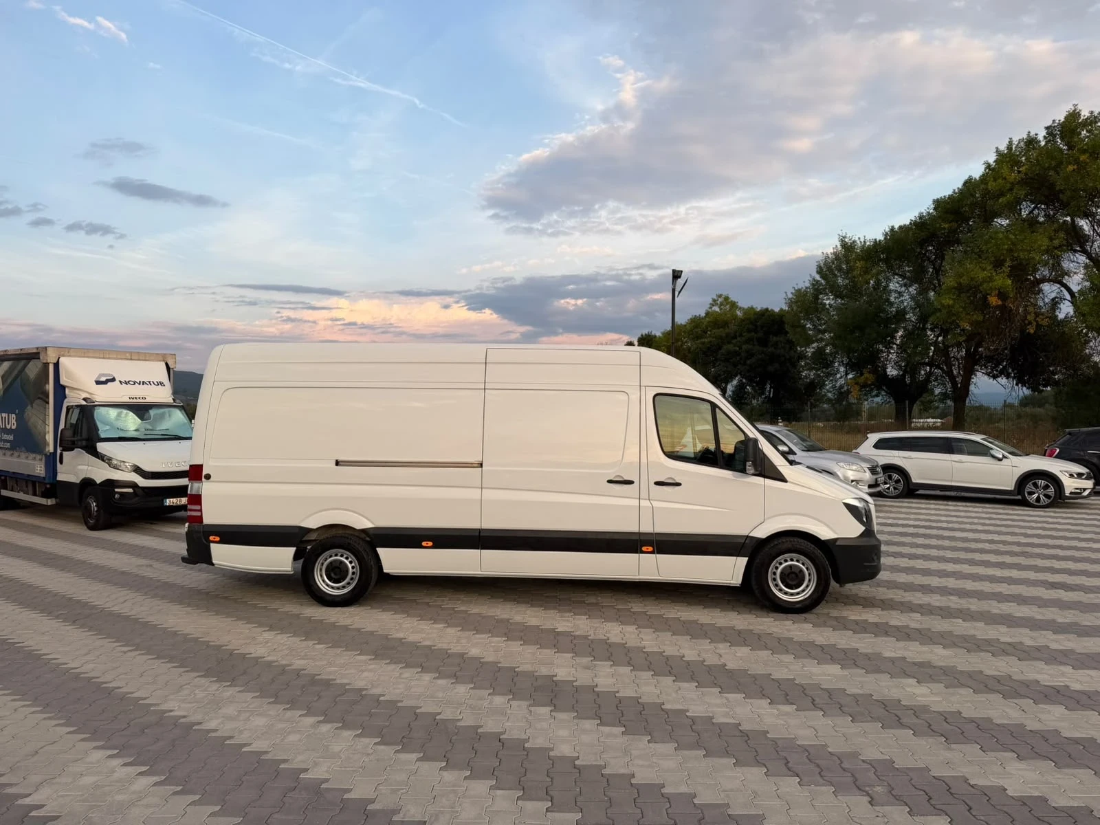 Mercedes-Benz Sprinter 313 CDI MAXI  167700 km, снимка 4 - Бусове и автобуси - 56143996