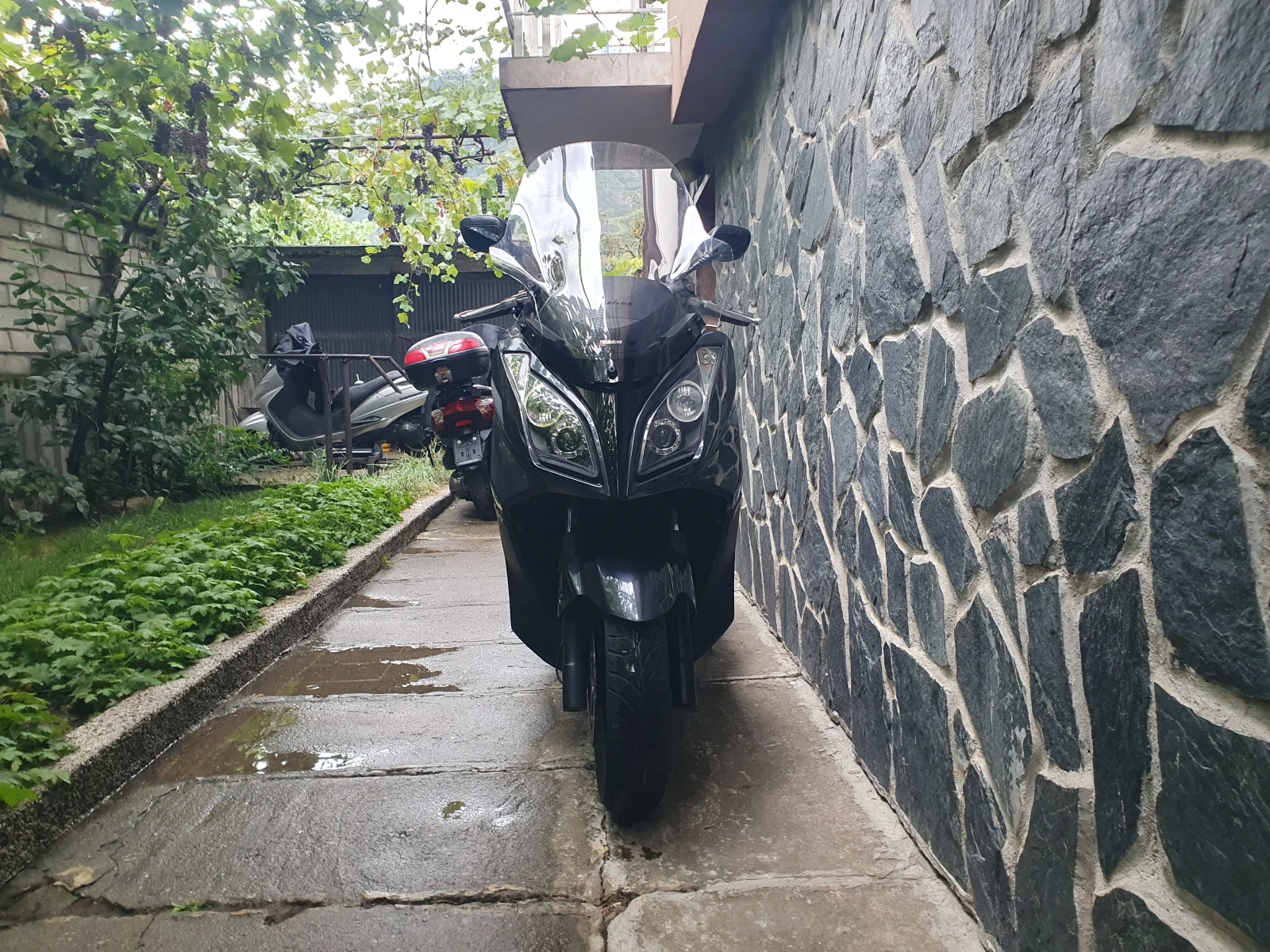 Kymco Downtown 200i и 300i - изображение 8