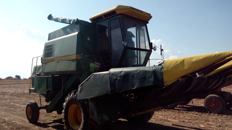 Комбайн John Deere 975, снимка 3 - Селскостопанска техника - 43515339