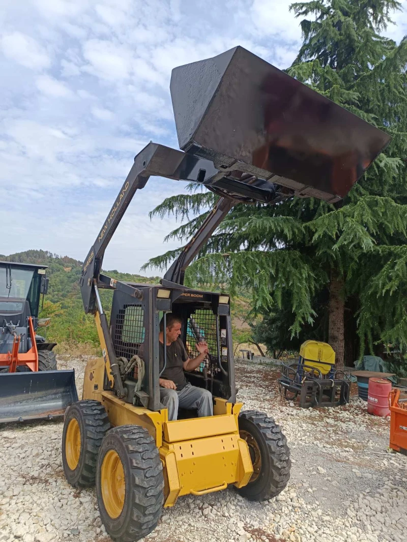 Мини челни товарачи Bobcat NEW HOLAND LX465, снимка 2 - Индустриална техника - 51681170