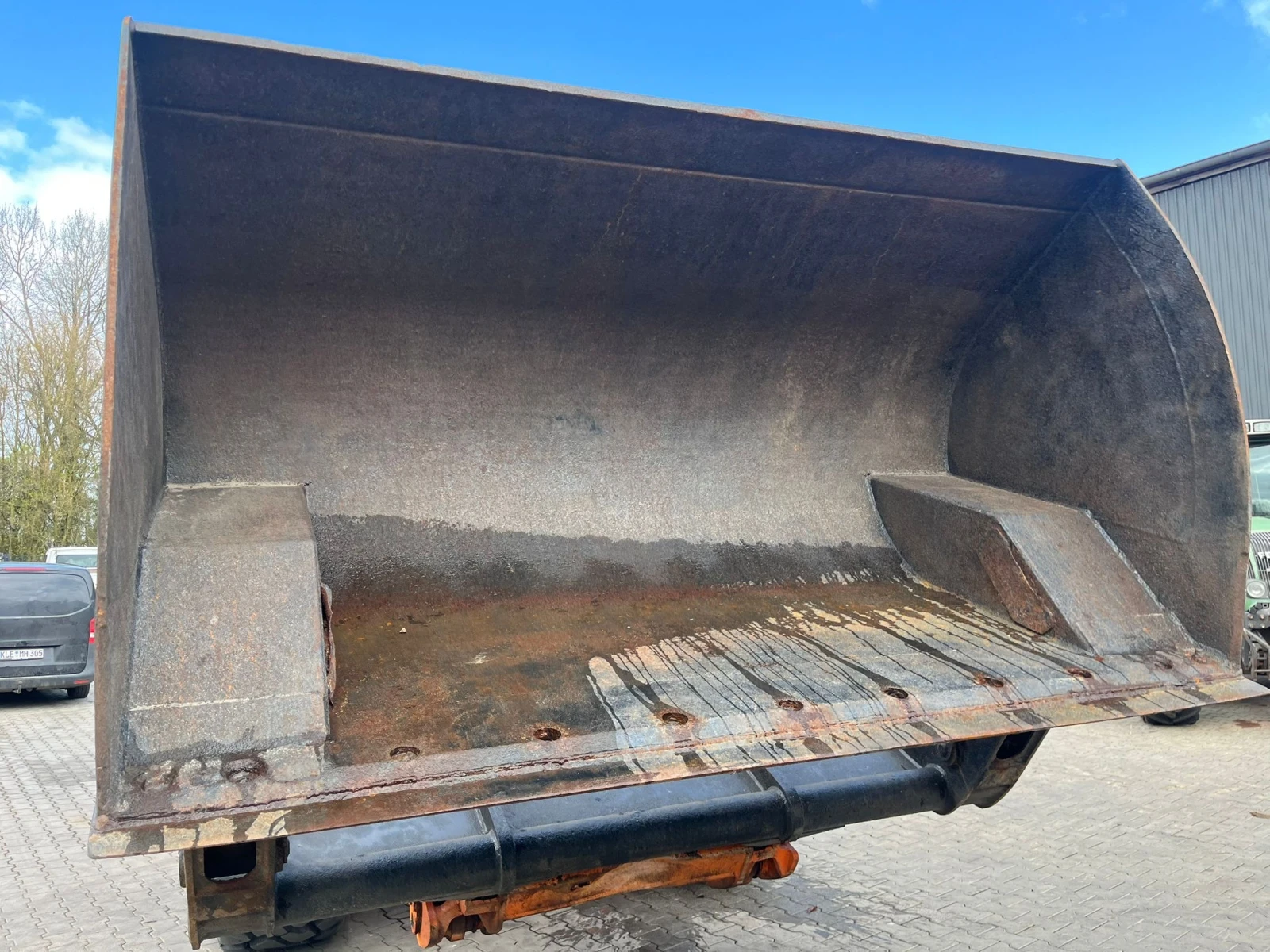 ����� ������� DOOSAN | Mobile.bg � ����������� 17