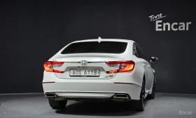 Honda Accord * 2.0TURBO* КОЖА* ПОДГРЕВ* ШИБИДАХ* HEAD-UP* КАМЕР, снимка 4