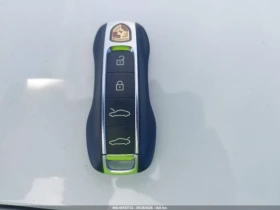 Porsche Taycan * 4S* КОЖА* ПОДГРЕВ* ОБДУХВАНЕ* ПАНОРАМА* , снимка 9