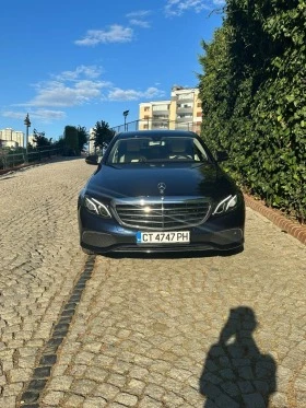     Mercedes-Benz E 220