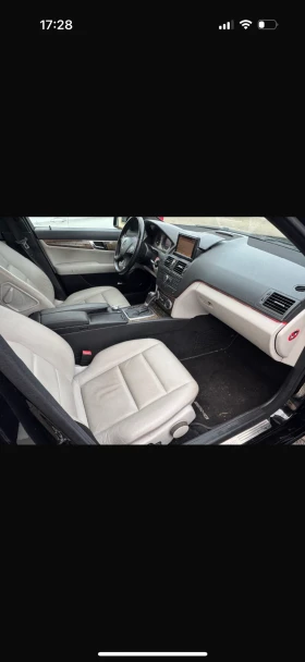 Mercedes-Benz C 350, снимка 10