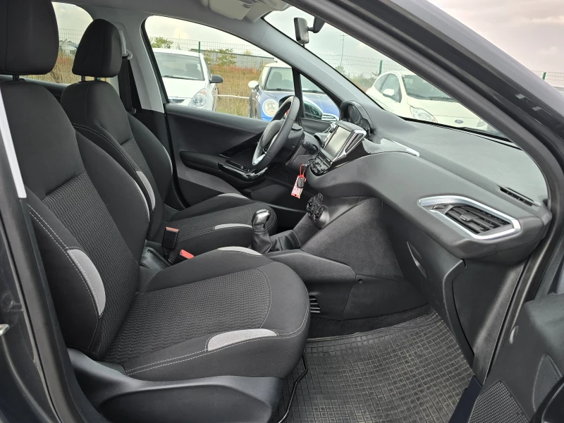 Peugeot 208 1.2i 82кс 122000км. ЕВРО 5, снимка 13 - Автомобили и джипове - 47775330