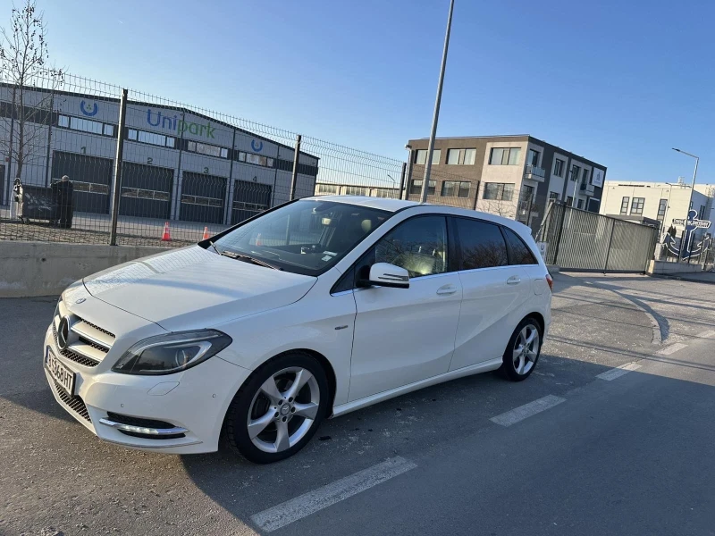 Mercedes-Benz B 180, снимка 2 - Автомобили и джипове - 49257382