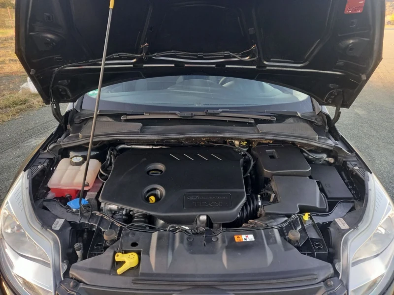 Ford Focus 1.6, снимка 11 - Автомобили и джипове - 52268067