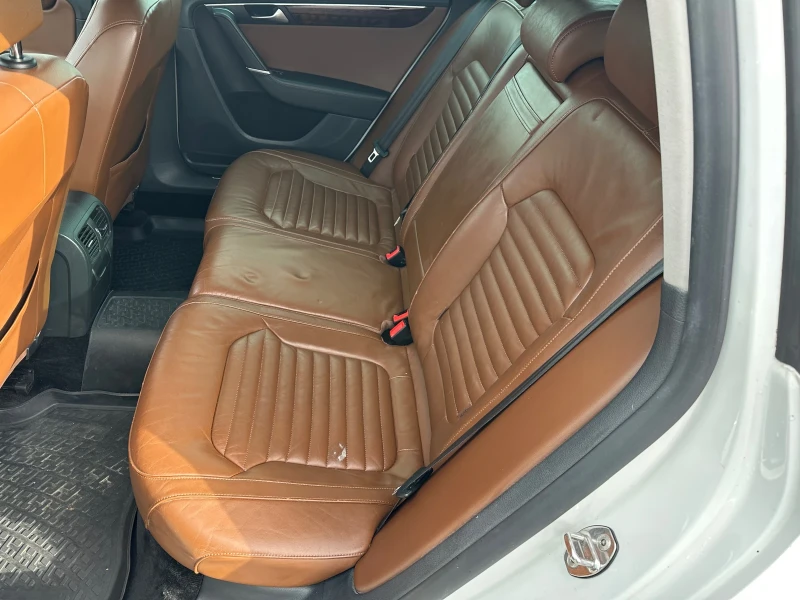 VW Passat 2.0 TDI DSG Highline BlueMotion, снимка 12 - Автомобили и джипове - 53075773