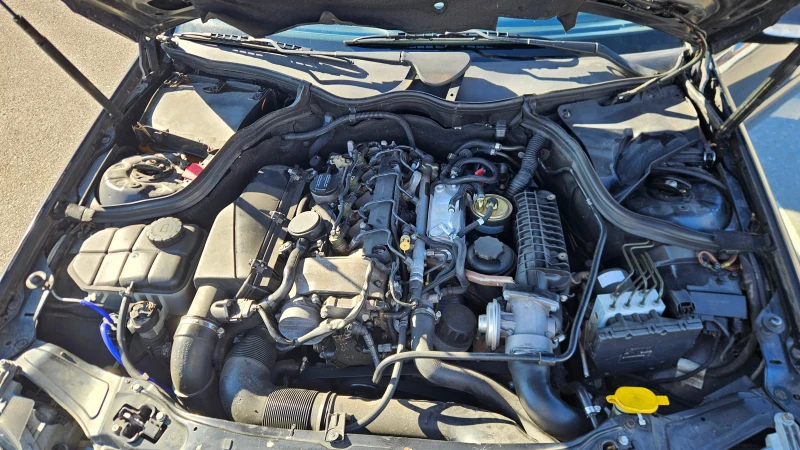 Mercedes-Benz C 220 2.2 CDI Sportcoupe, снимка 13 - Автомобили и джипове - 53259775
