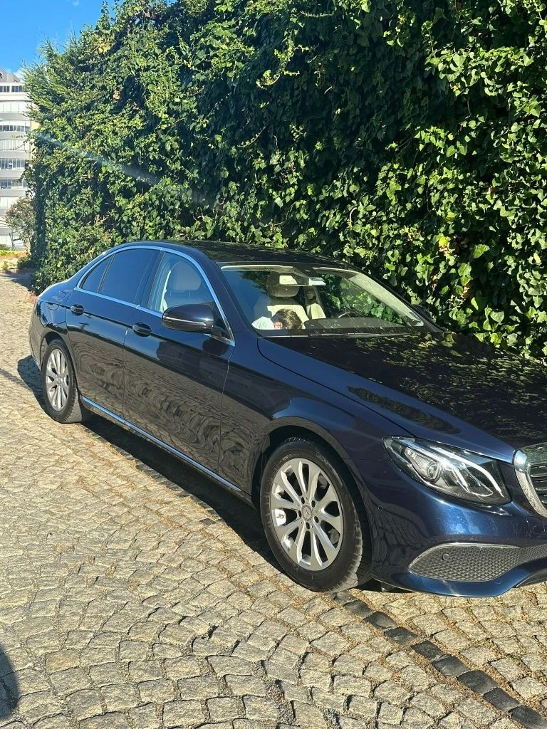 Mercedes-Benz E 220, снимка 2 - Автомобили и джипове - 47656865