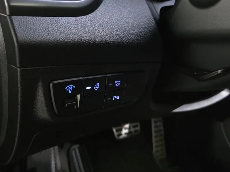 Hyundai Veloster  1.6 Turbo Despec, снимка 17 - Автомобили и джипове - 56068995