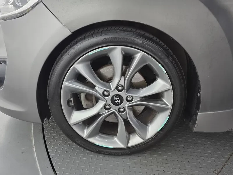 Hyundai Veloster  1.6 Turbo Despec, снимка 5 - Автомобили и джипове - 56068995