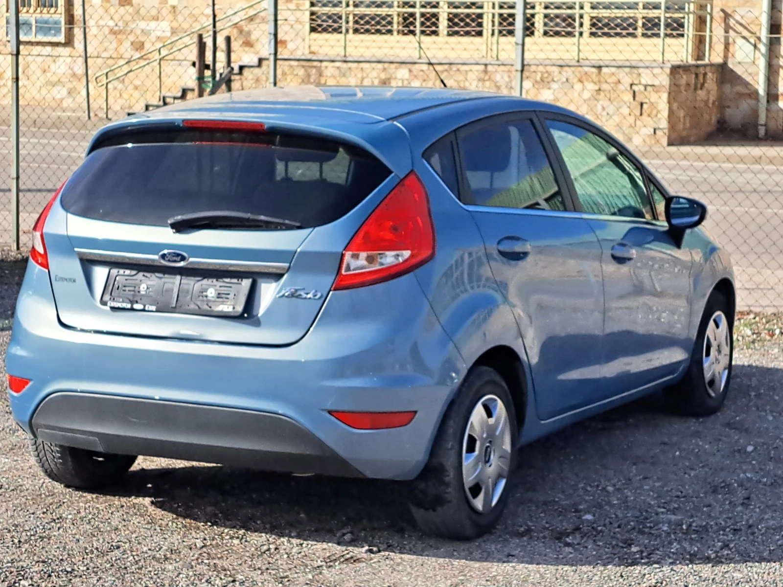 Ford Fiesta 1.2i  ГАЗОВА УРЕДБА  - изображение 5