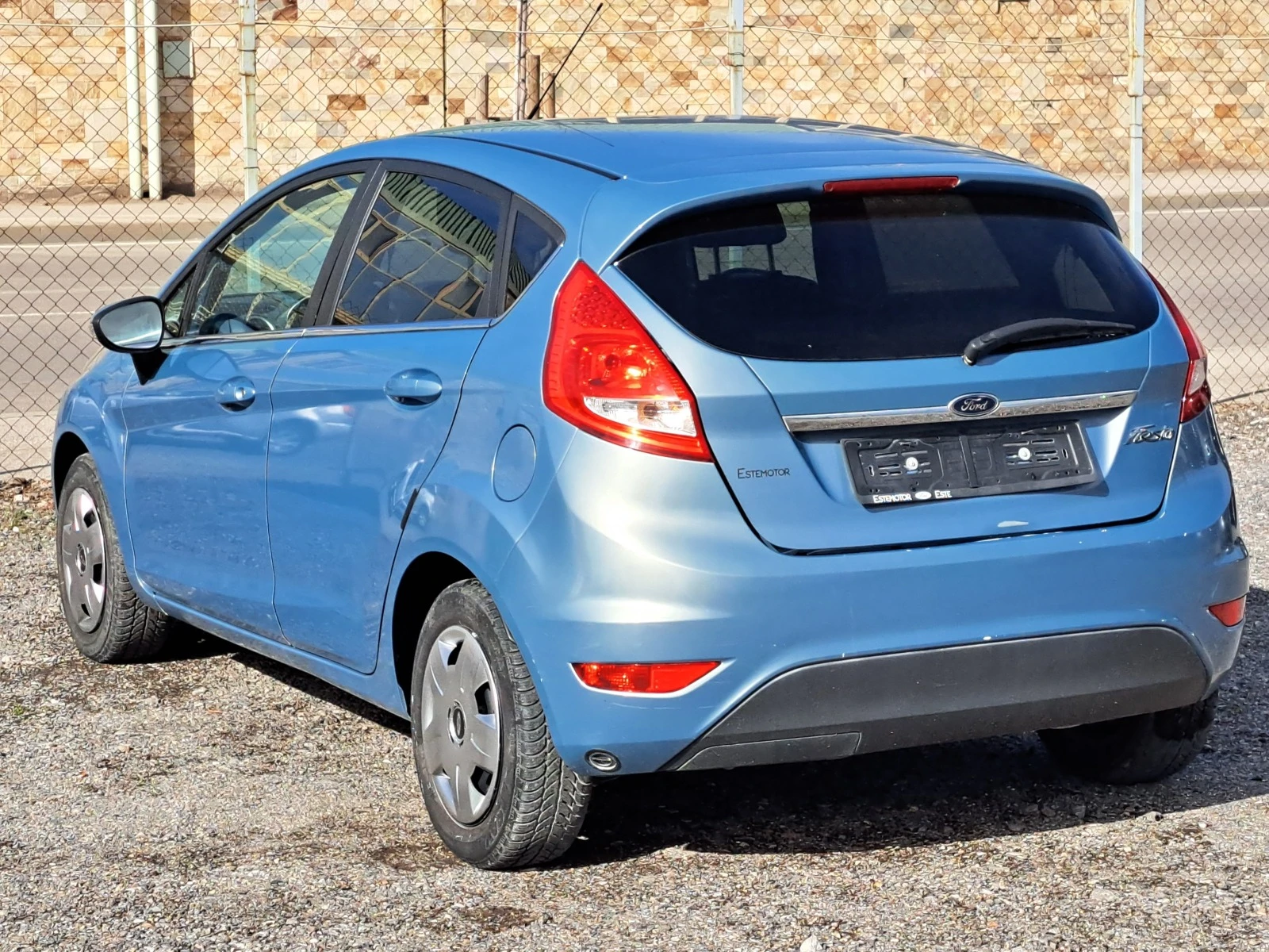 Ford Fiesta 1.2i  ГАЗОВА УРЕДБА  - изображение 4