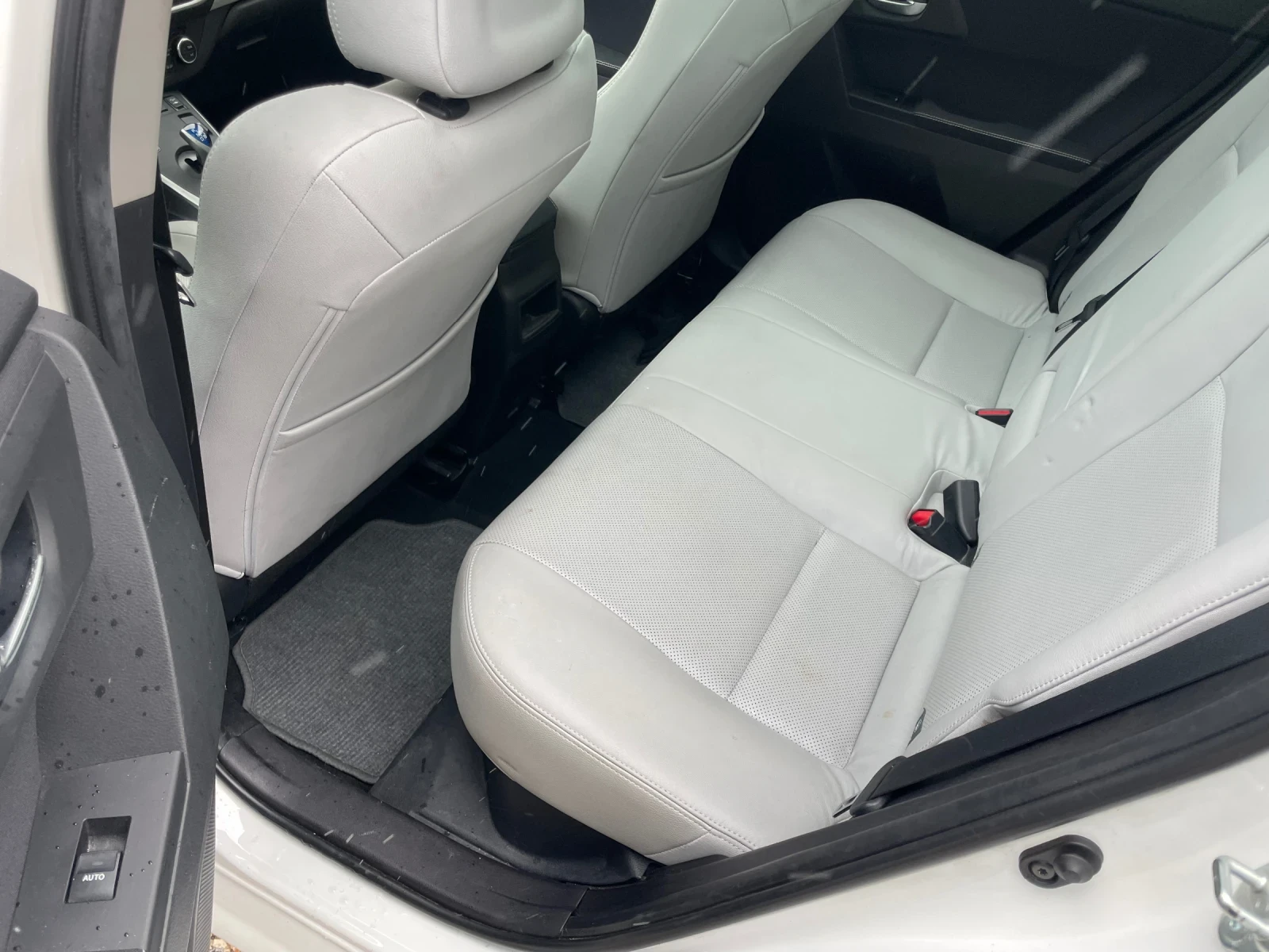 Toyota Auris HYBRID - изображение 8