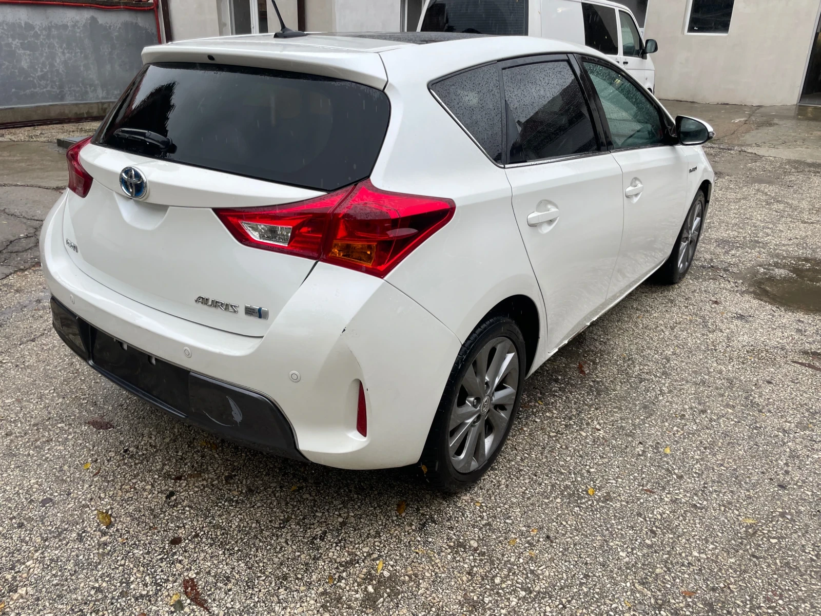 Toyota Auris HYBRID - изображение 3