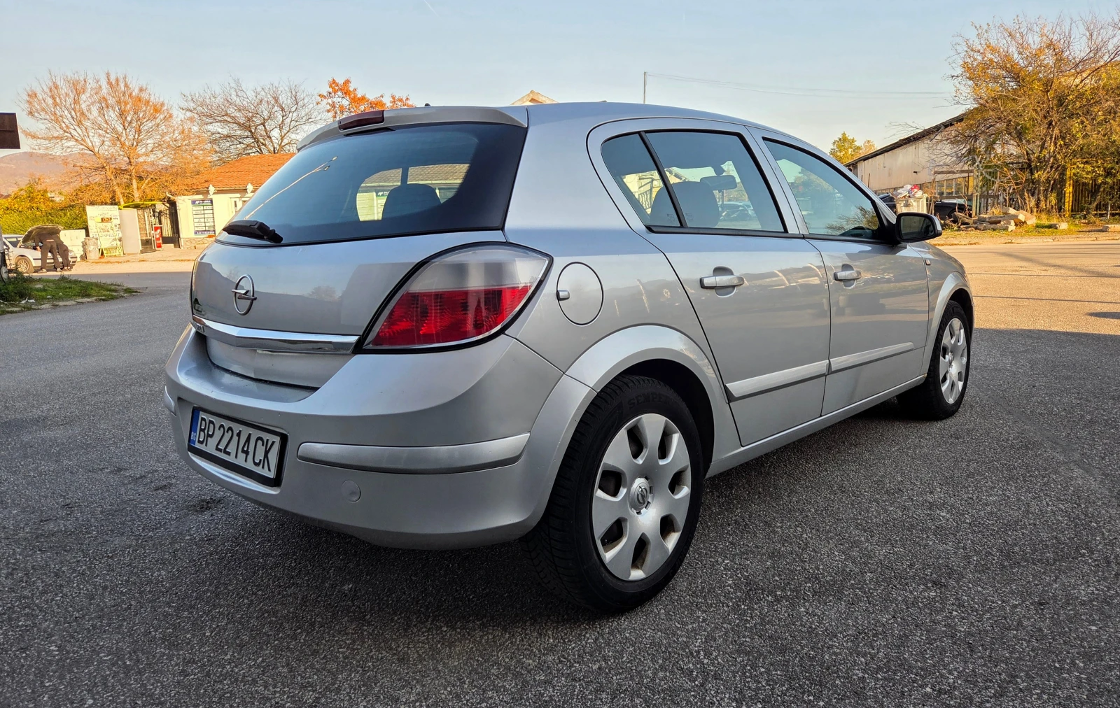 Opel Astra 1.4 - изображение 5
