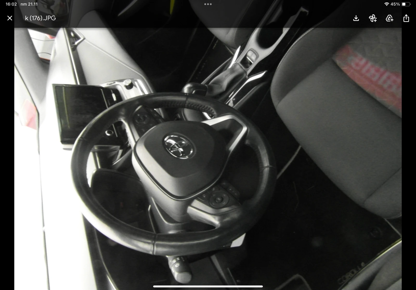 Toyota Corolla Хибрид 1.8 - изображение 5