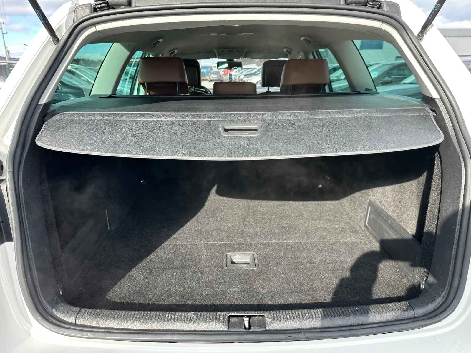 VW Passat 2.0 TDI DSG Highline BlueMotion - изображение 8