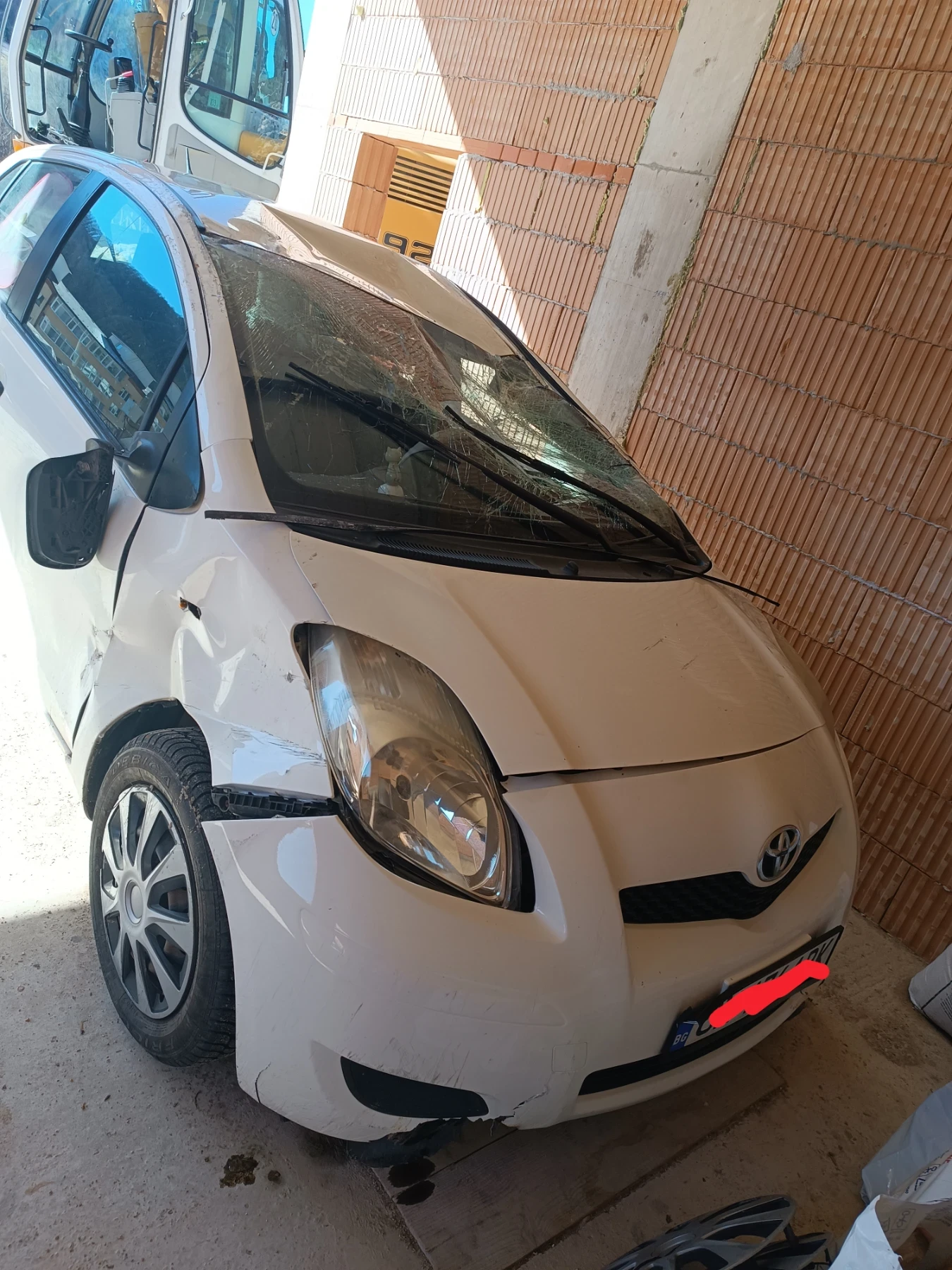 Toyota Yaris 1.3 - изображение 6