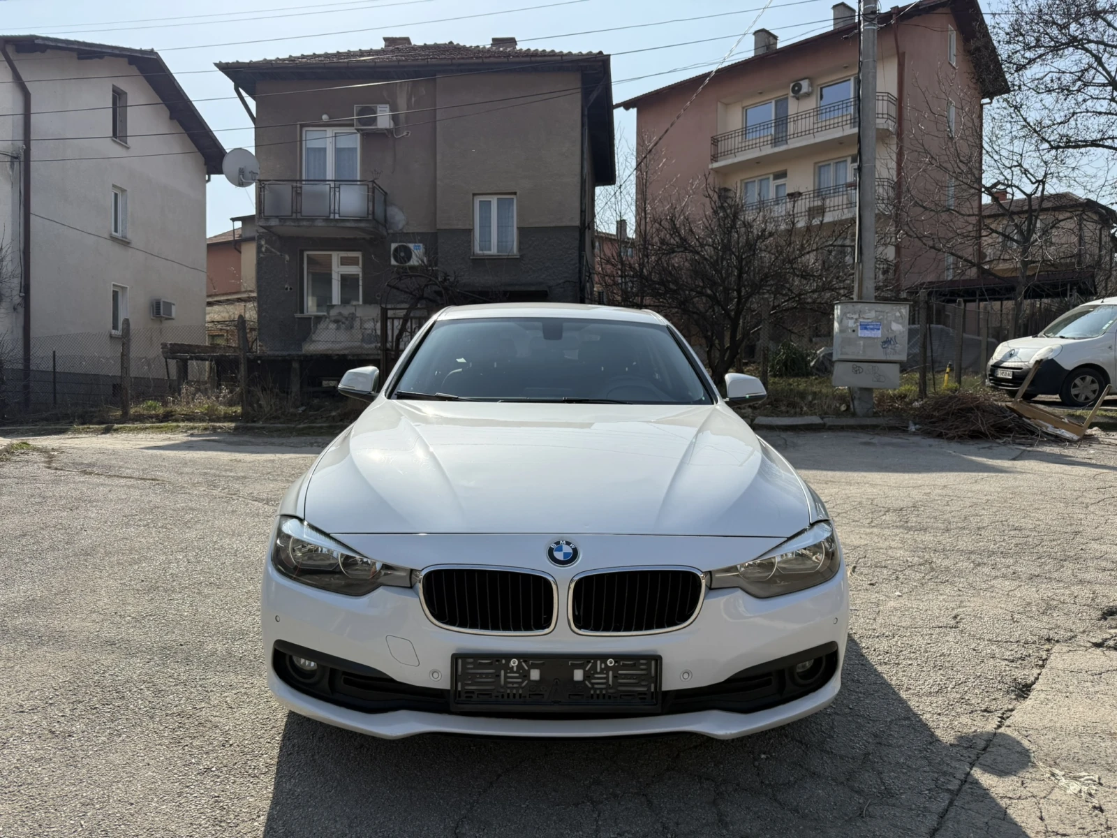 BMW 318 2.0D FACELIFT/NAVI, снимка 8 - Автомобили и джипове - 53787746