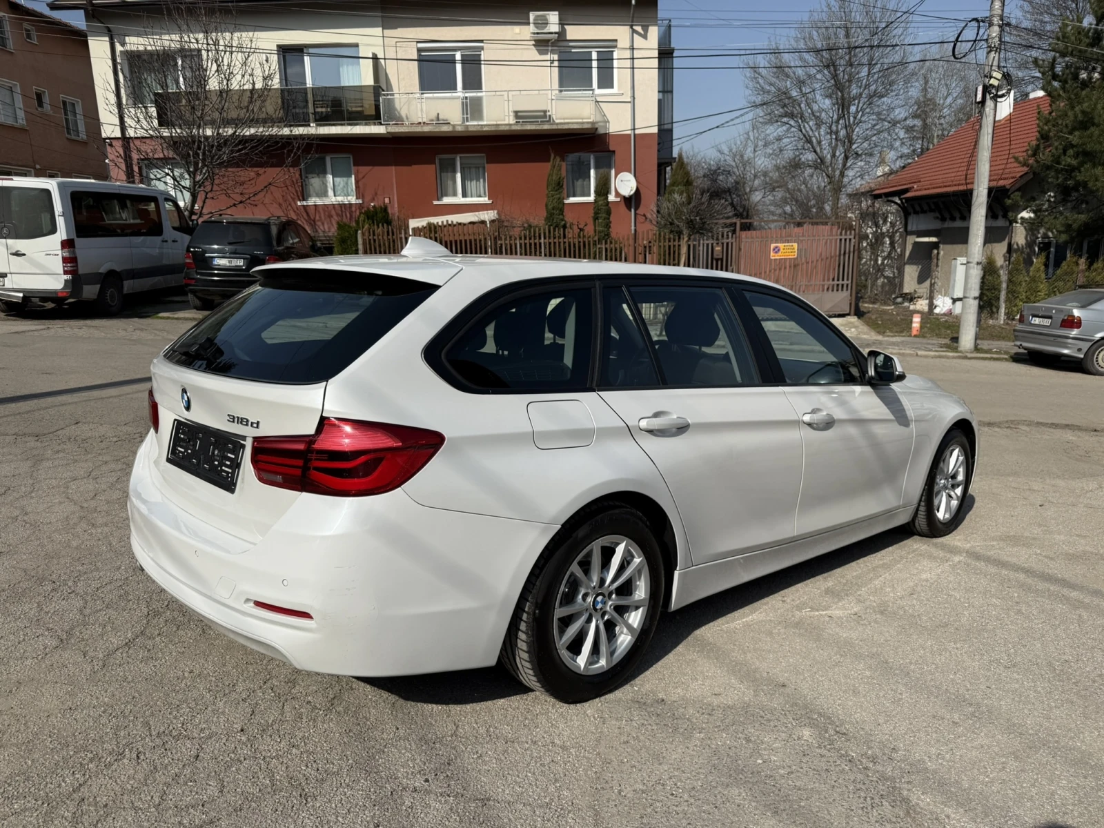 BMW 318 2.0D FACELIFT/NAVI, снимка 5 - Автомобили и джипове - 53787746