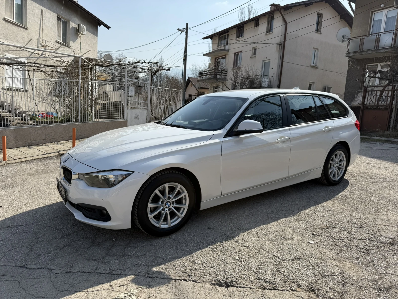 BMW 318 2.0D FACELIFT/NAVI, снимка 2 - Автомобили и джипове - 53787746