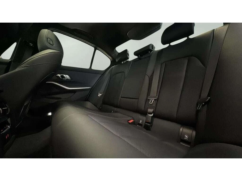 BMW 330 * xDrive * * HeadUp* AвтоКредит* (ЦЕНА ДО БГ), снимка 17 - Автомобили и джипове - 53914077