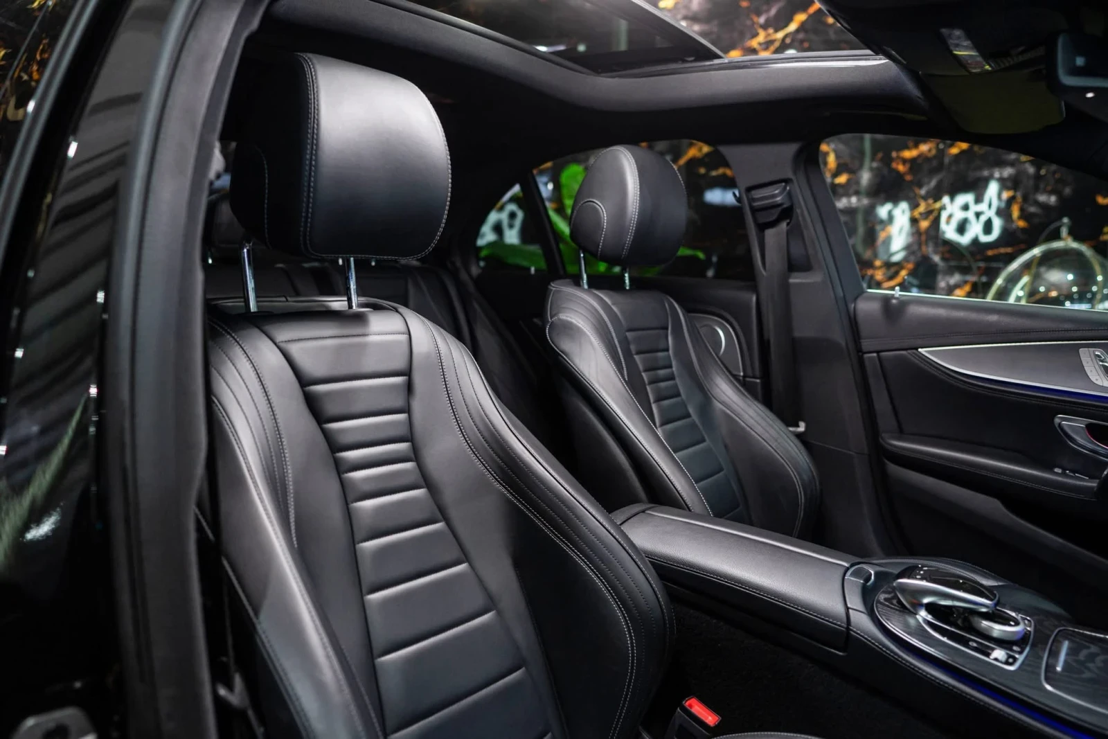 Mercedes-Benz E 220 D FULL AMG LINE DIGITAL ПАНО BURM ЛИЗИНГ 100%, снимка 14 - Автомобили и джипове - 54026355