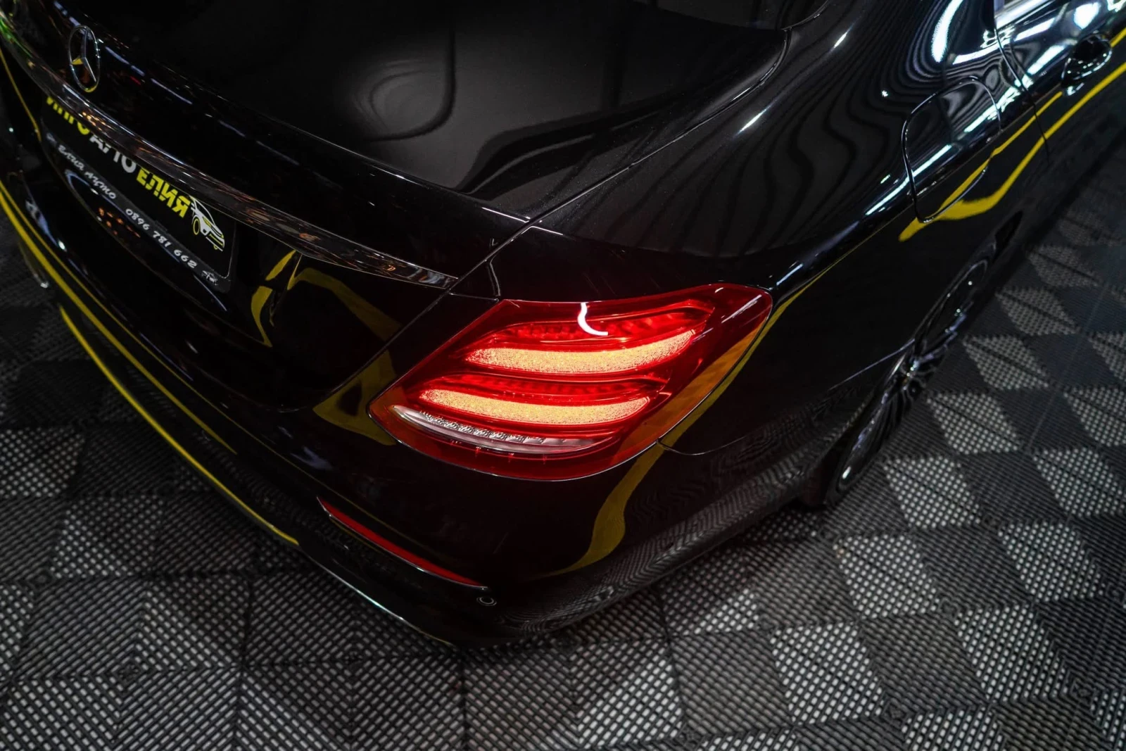 Mercedes-Benz E 220 D FULL AMG LINE DIGITAL ПАНО BURM ЛИЗИНГ 100%, снимка 9 - Автомобили и джипове - 54026355