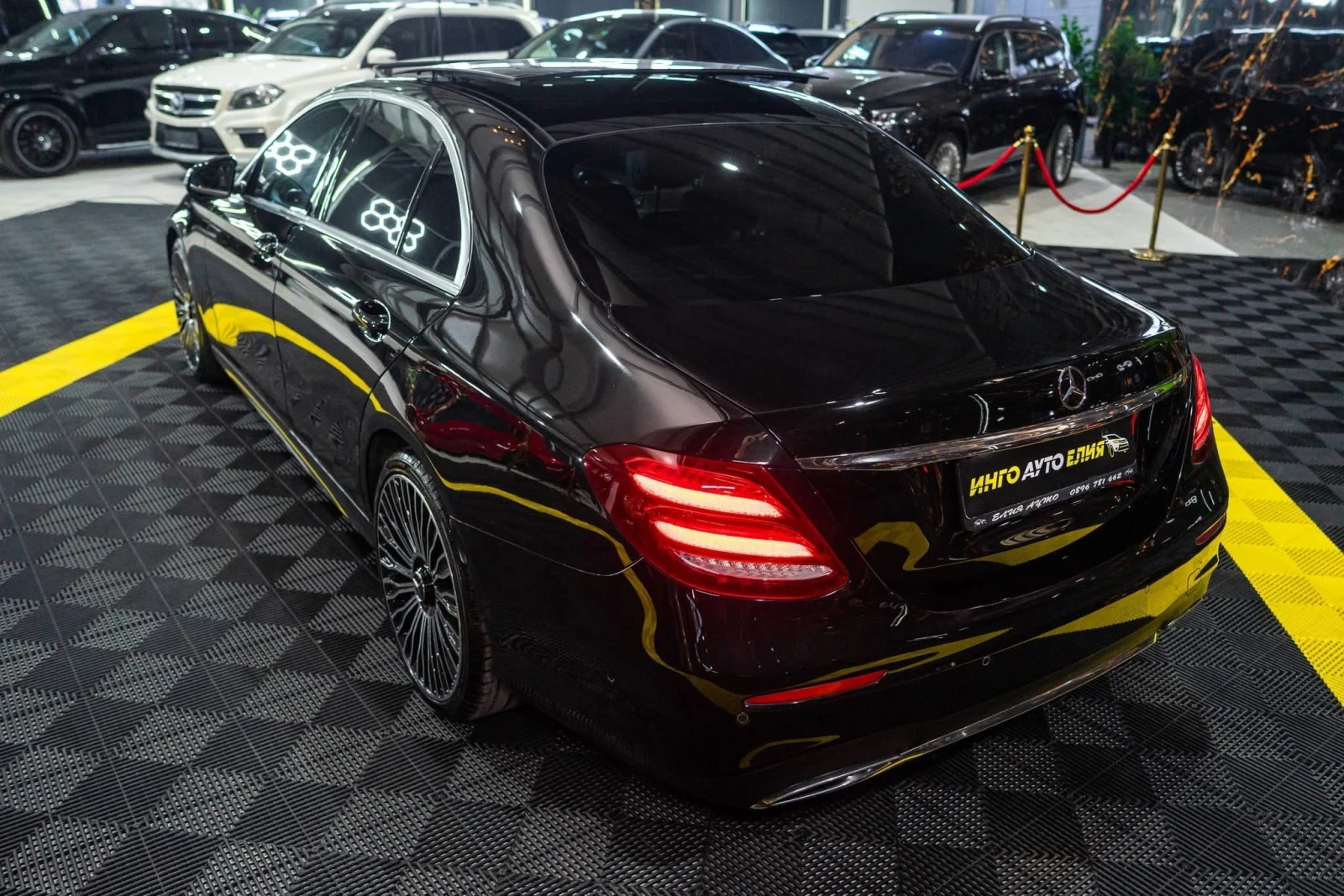 Mercedes-Benz E 220 D FULL AMG LINE DIGITAL ПАНО BURM ЛИЗИНГ 100%, снимка 7 - Автомобили и джипове - 54026355